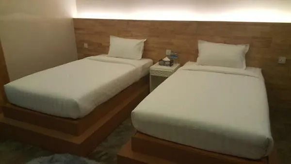 Top Ambo Hotel Yangon